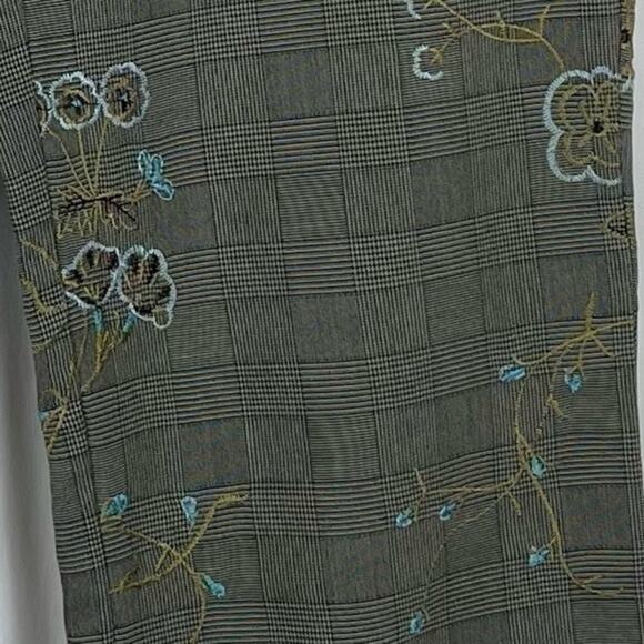 Cache Vintage Embroidered Floral Cuffed Dressy Low Rise Capris Size 2 - Picture 4 of 12